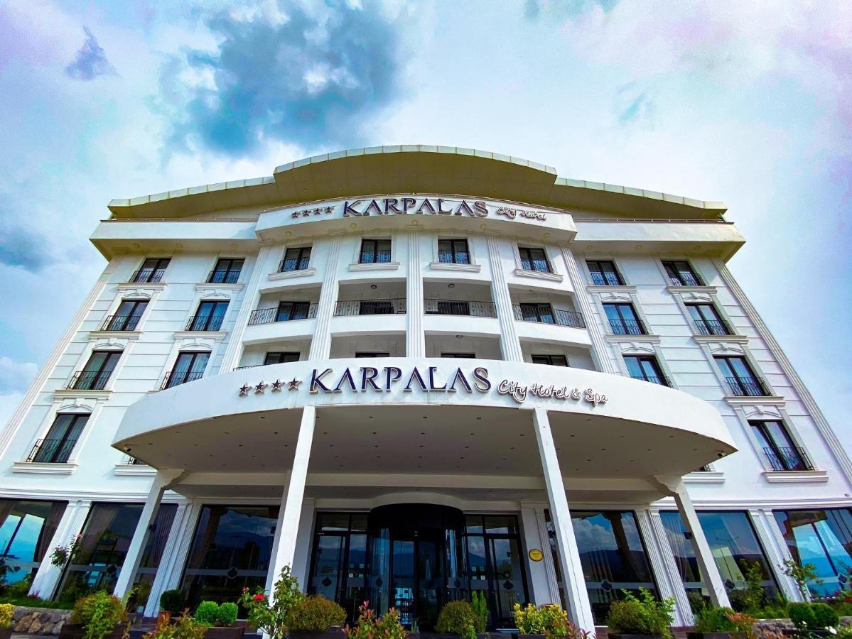 Готель Karpalas & 4*